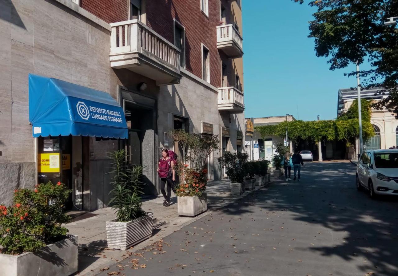 Parma Express Traveller'S Lodging Front Station Fs Parking المظهر الخارجي الصورة