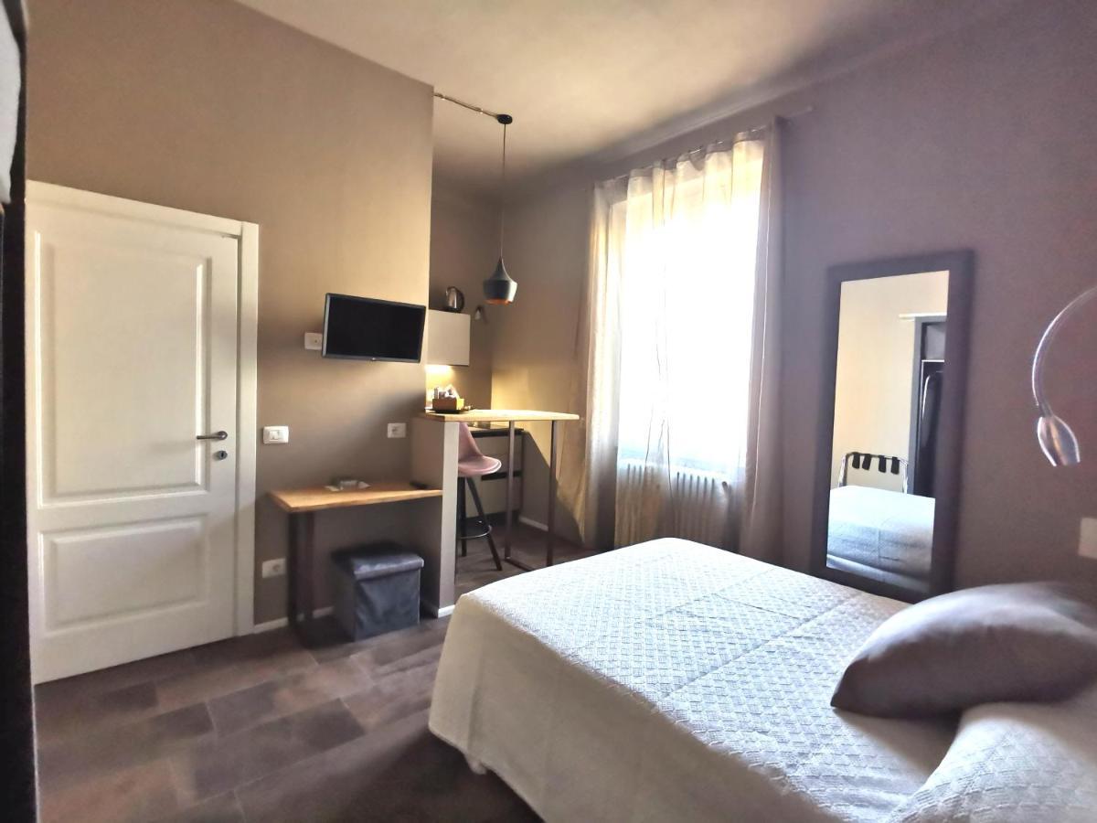 Parma Express Traveller'S Lodging Front Station Fs Parking المظهر الخارجي الصورة